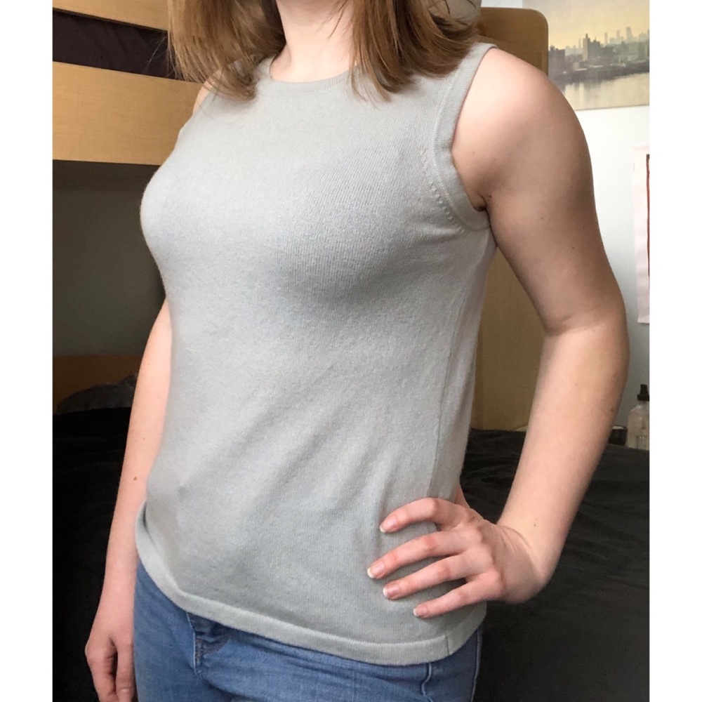 Cashmere sleeveless shirt